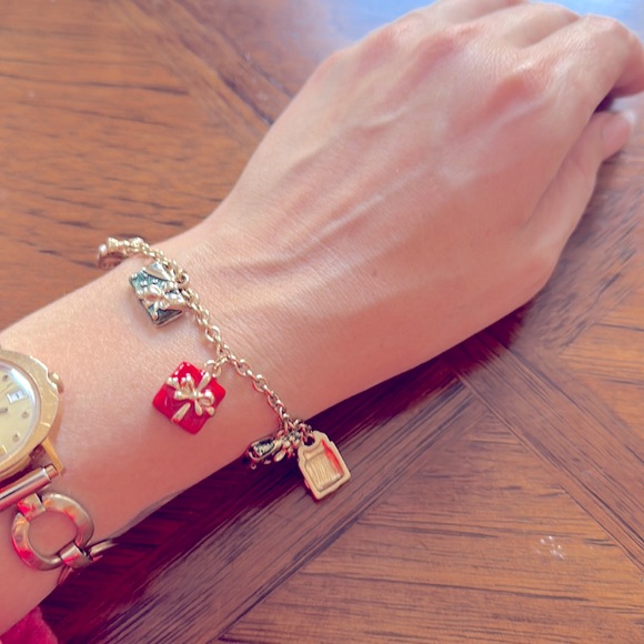 Vintage SAQ Avon Christmas ๐ Bracelet - Picture 3 of 3